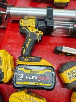 Lote de herramientas profesionales DeWalt (Taladro, Pistola de engrase, Baterías FlexVolt y más)