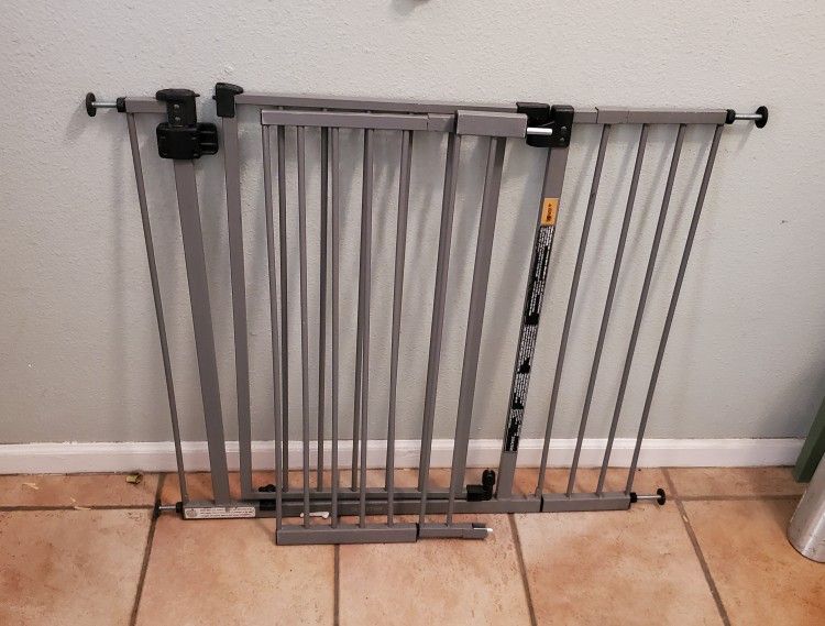 Pet Gate With Extra Piece