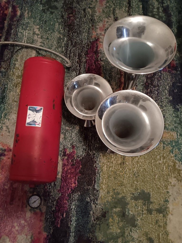 Omega Train Horn With Tank