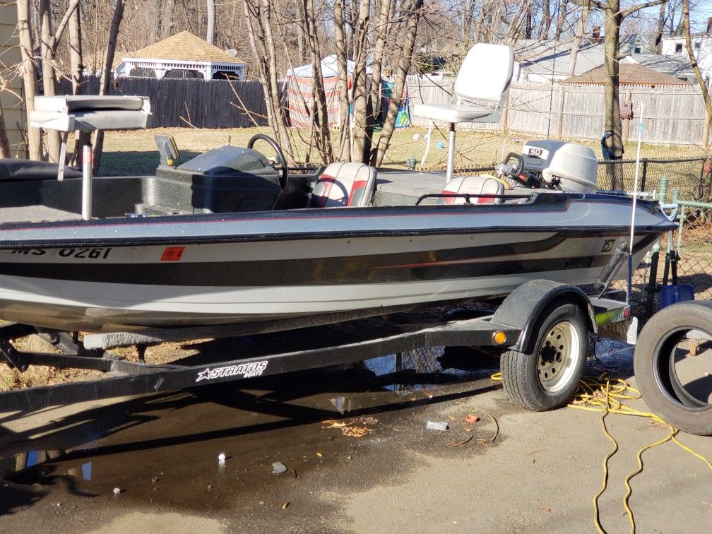 Photo 1988 Stratos 15.5 Bass Boat