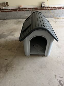 Medium size dog house