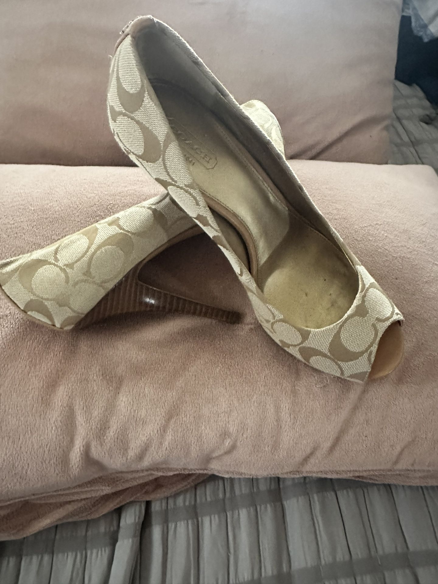 New- Coach Pattern Beige Heel
