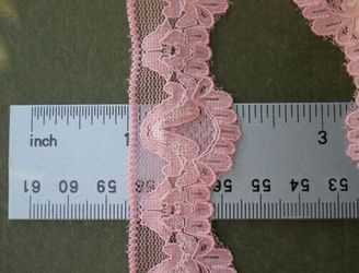 1"w Stretch Lace Trim - pink
