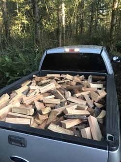 Dry split firewood