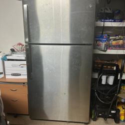 GE 21.9 Cu Ft Top Freezer Stainless Steel Refrigerator 