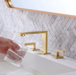 Gold Bathroom Faucet, Modern Commercial 2 Handle 3 Holes Brushed Gold F17G
