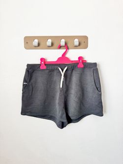 Vuori Women’s Wool Blend Shorts Size L – Like New