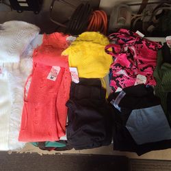 Women's Size Medium Clothes 72 Pieces 