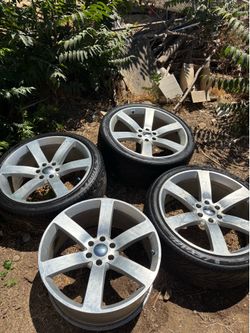 24” Chevy Silverado Wheels & Tires 295/35R24