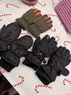 Boys Snow Clothes And Gloves