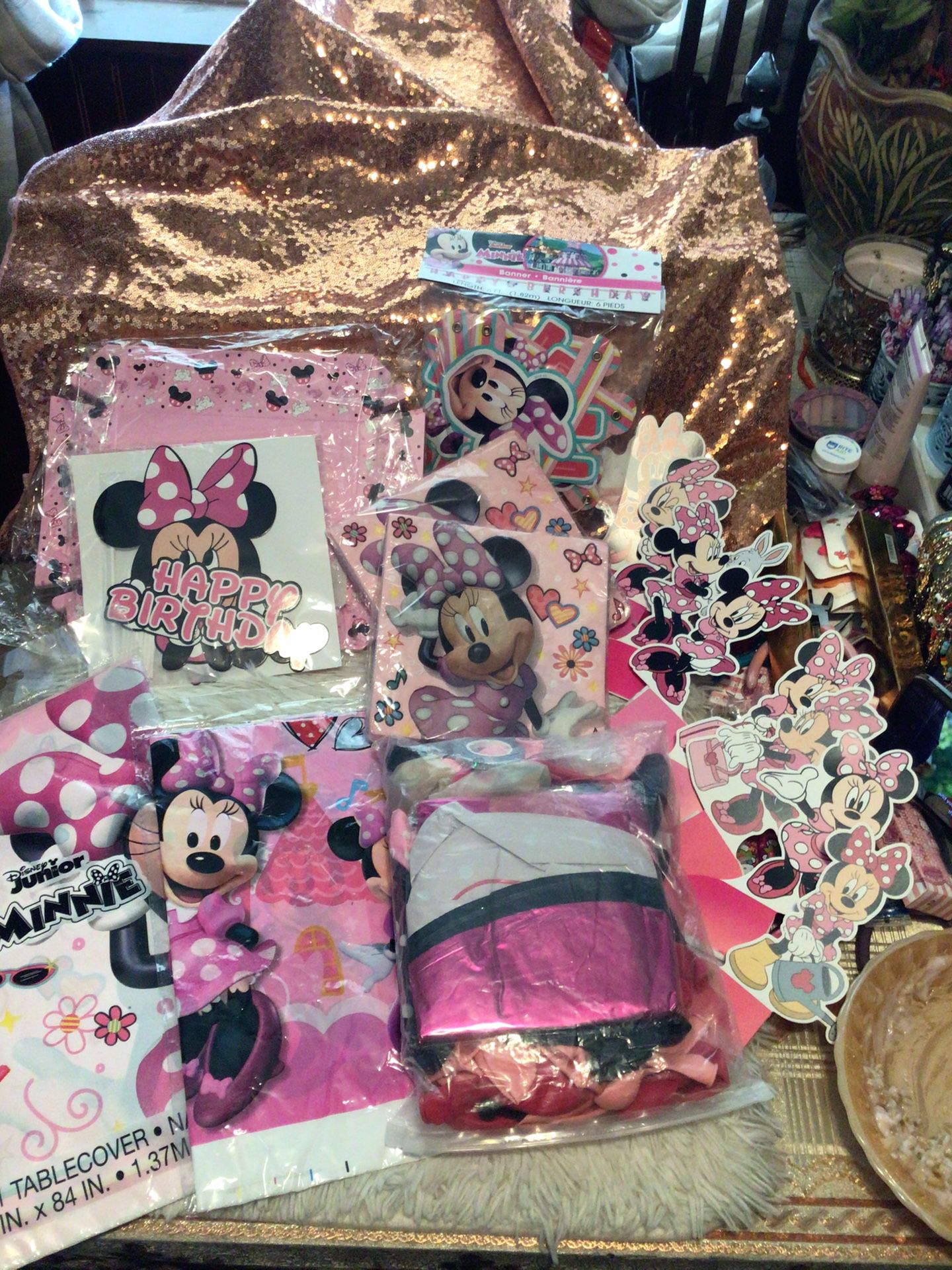 Minnie Bundle Comes With Balloon Garland Backdrop And Trays And Lots Of More Stuff…