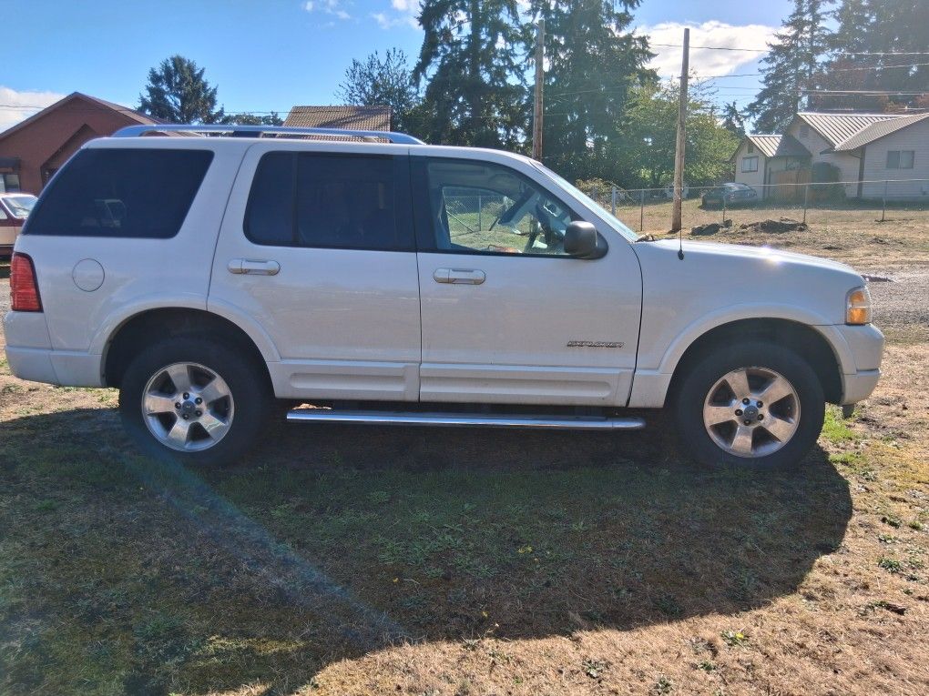 2004 Ford Explorer