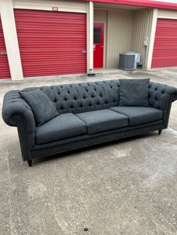Great Couch in Perfect Condition!