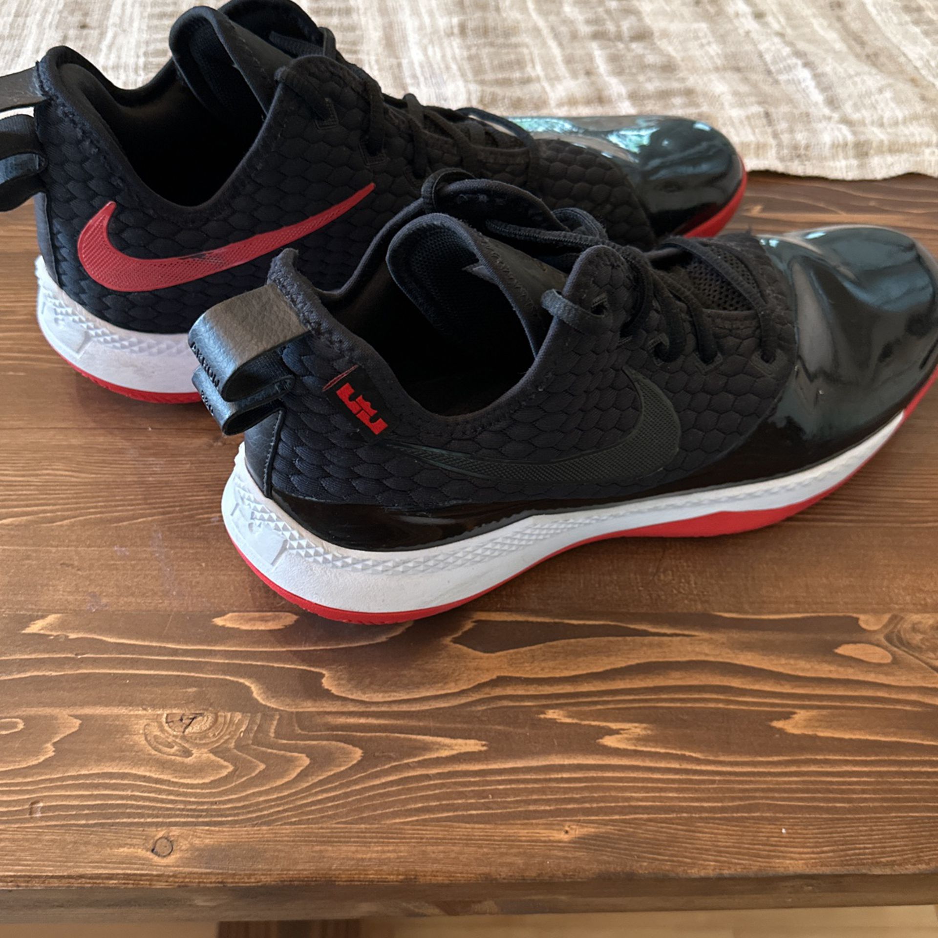 Nike Lebron Witness 3 Shoes 