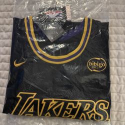 Lakers jersey 77  medium size
