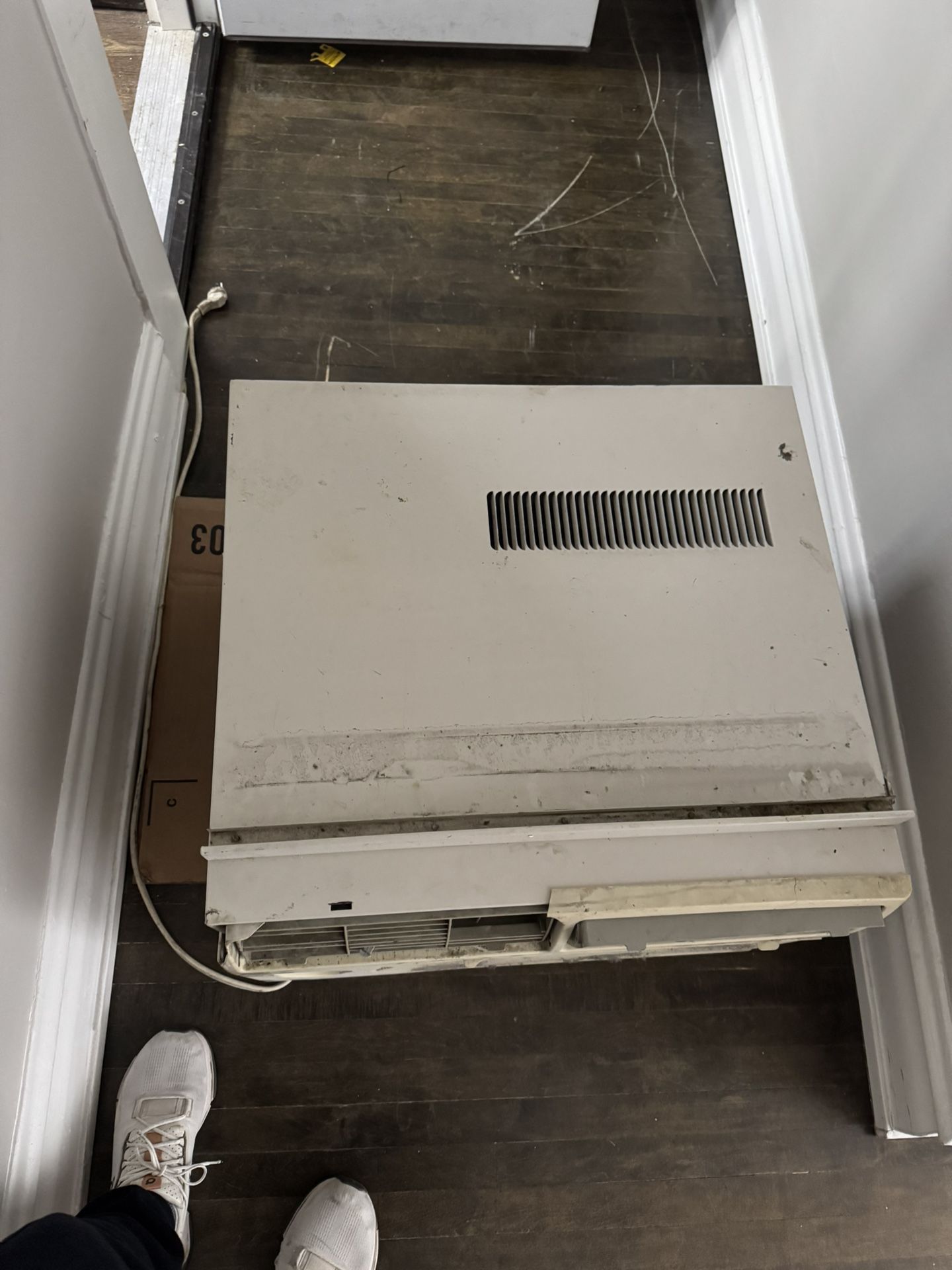 Nice Big AC BTU 17300 Air Conditioner
