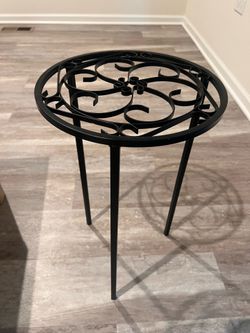 🏠 Living Room Furniture Bundle – Coffee Table + 2 Metal Plant Stands/Side Tables – Great Condition