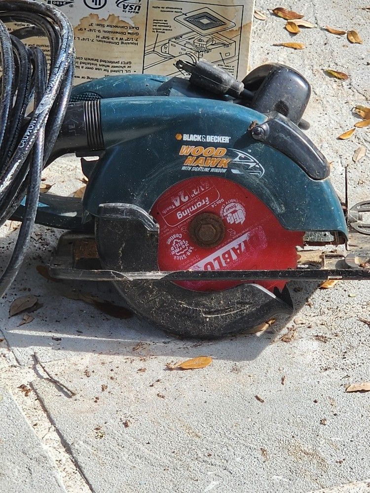 Black And Decker Saw
