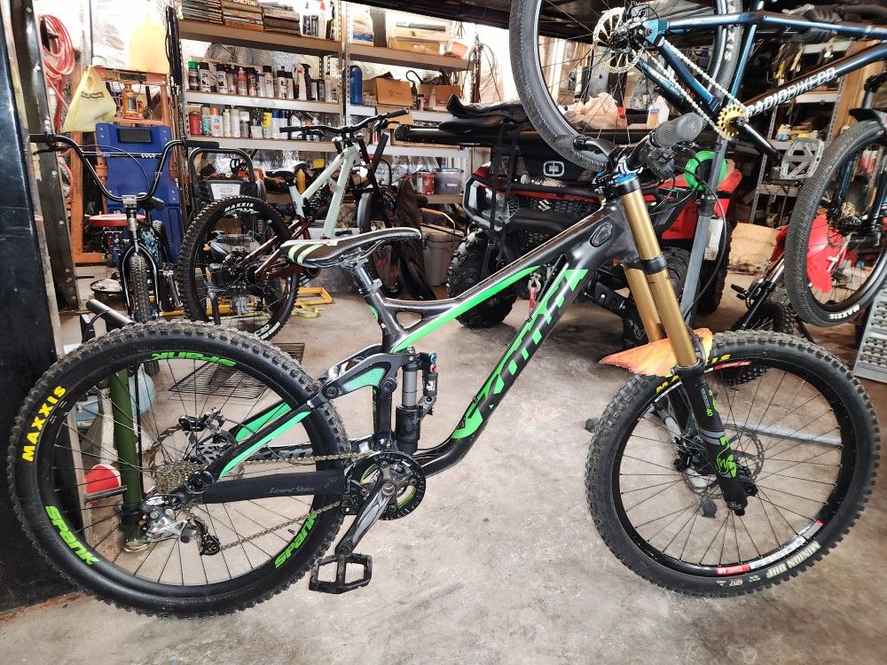 Carbon Fiber Kona Operator DH