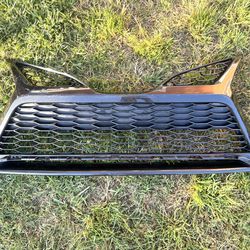 2020 - 2024 TOYOTA CAMRY LOWER GRILL OEM