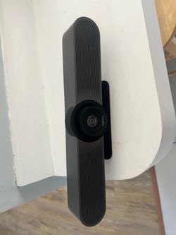 Logitech MeetUp All-in-One 4K ConferenceCam with 120 degree FOV Lens