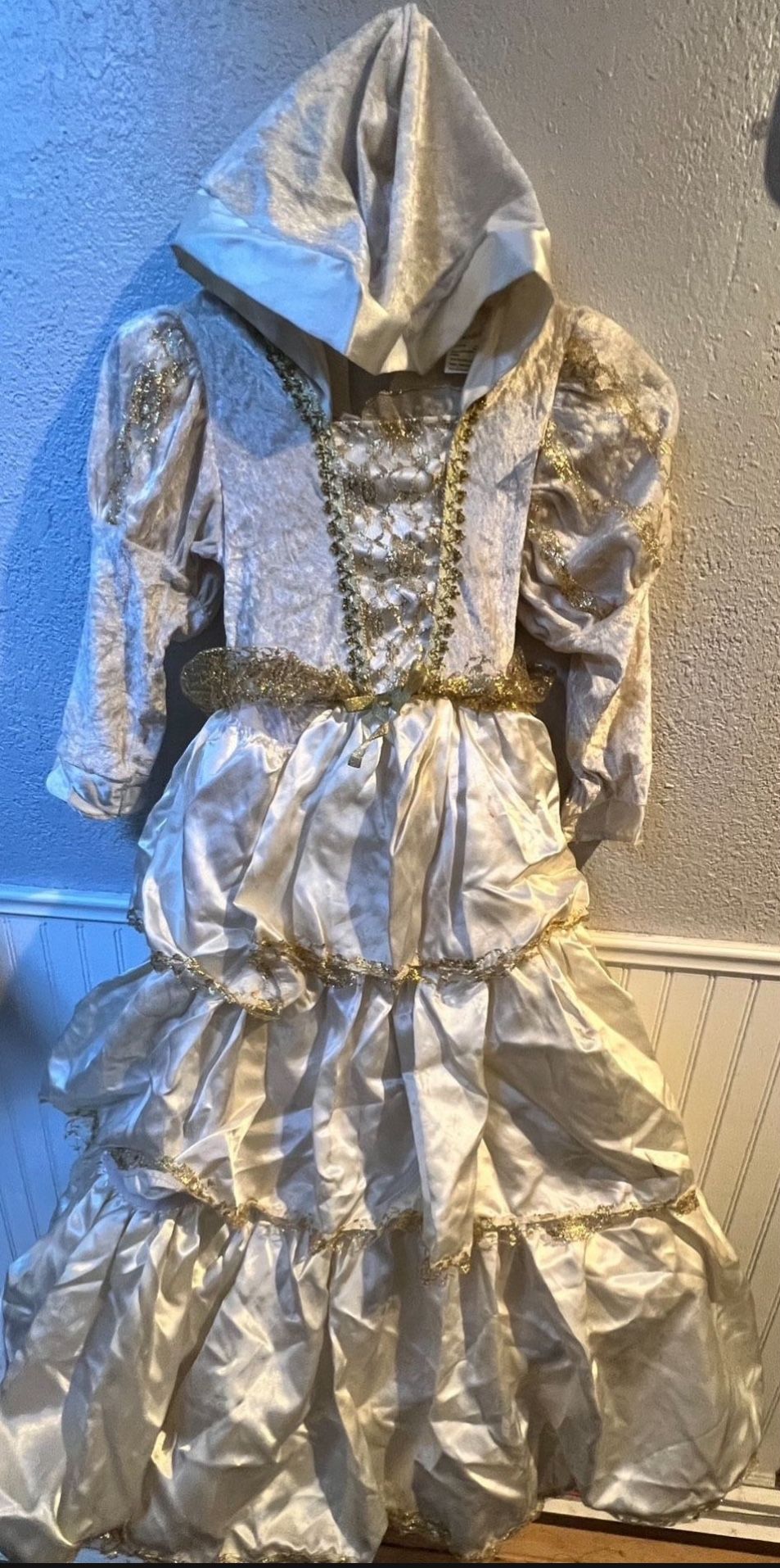 Snow Princess Dress Costume Girls Size Medium