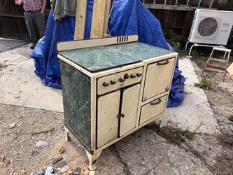 Robert’s & Mander Antique Stove