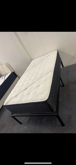 Twin mattress