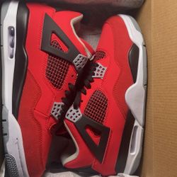 Air Jordan 4 Bravos Size 9 
