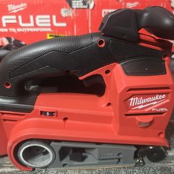 Milwaukee
M18 FUEL 18-Volt Lithium-Ion Cordless Belt Sander (Tool-Only
