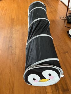 Penguin Play Tunnel