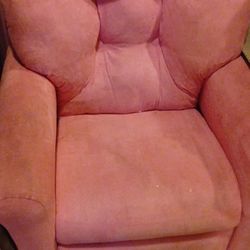 Pink Kids Recliner It Works  20.00 Will Need Some Cleaning It's Been In Storage 