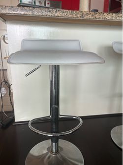 4 Metal Bar Stools –