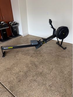 Concept 2 RowERG Model D Rowing Machine PM5 - ONLy 37k Lifetime Meters