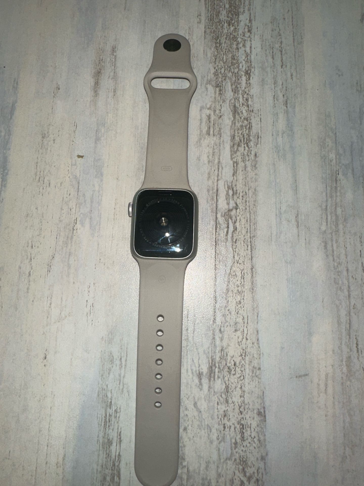 Apple Watch SE version 10.6.1