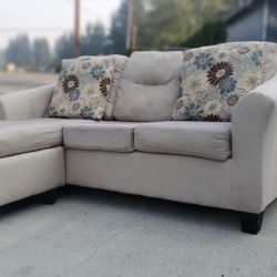 L Shaped Light Grey Sectional Couch “WE DELIVER”