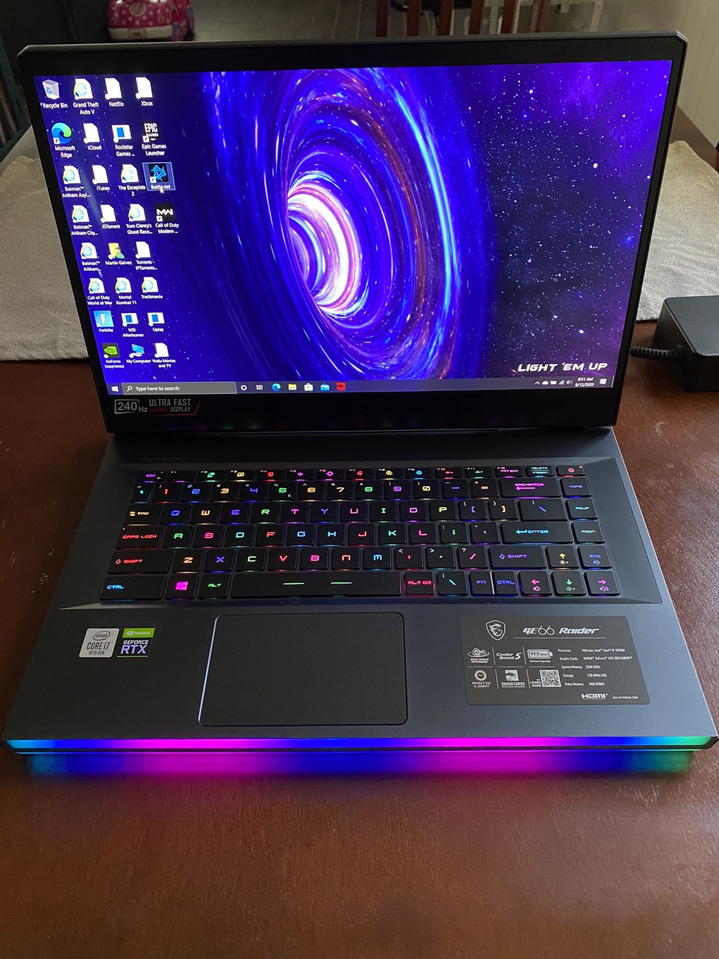 MSI GE66 “Raider” 10SFS-048 i7 10th gen, RTX 2070 Super, 1tb SSD, 32gb RAM