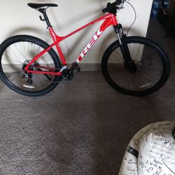 29" TREK marlin 