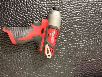 Milwaukee Cordless Impact Driver Tool Only 12v