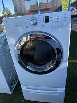 LG GAS DRYER WITH PEDESTAL 7.4 CUFT