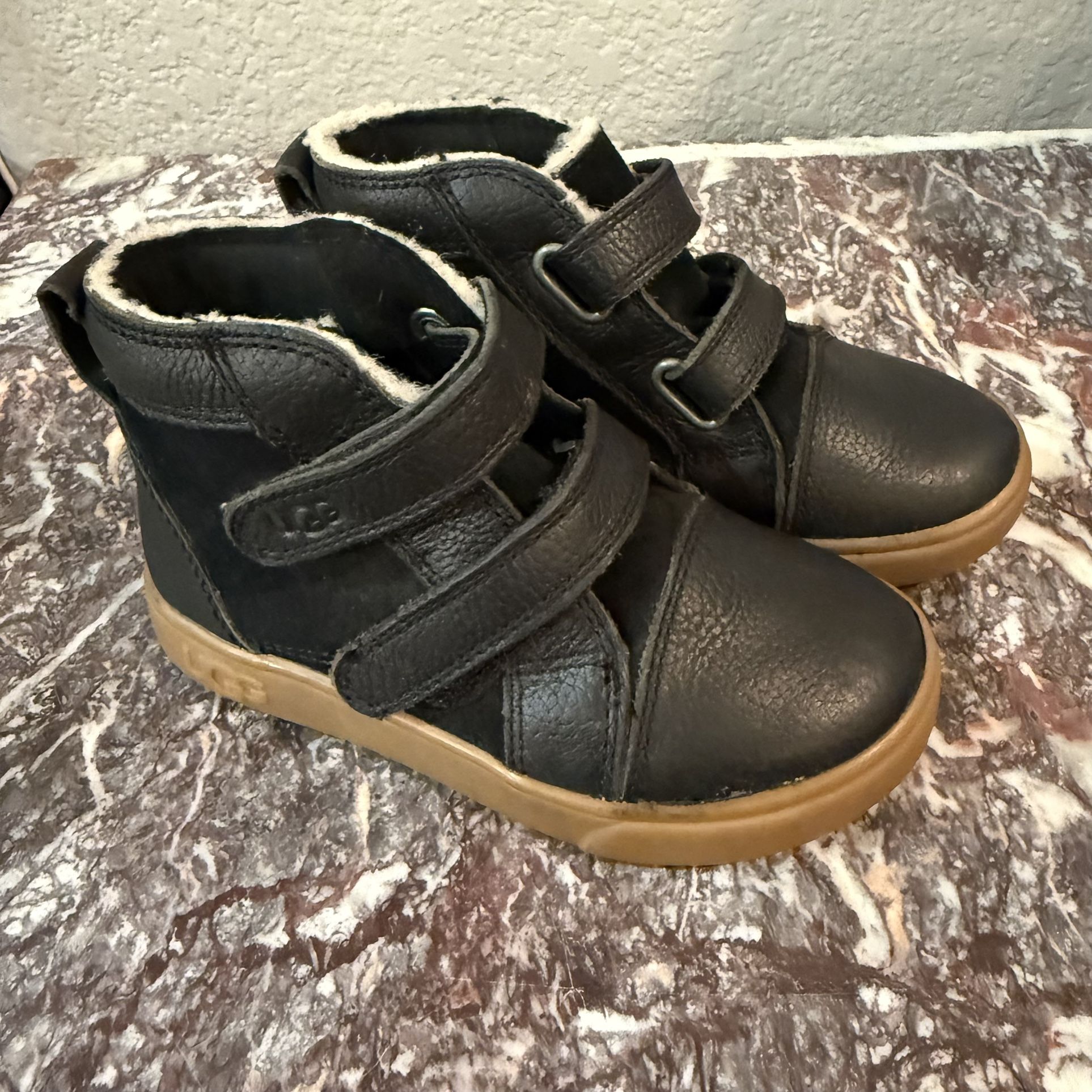 UGG Toddler Rennon II Boot • Black • Toddler Size 9