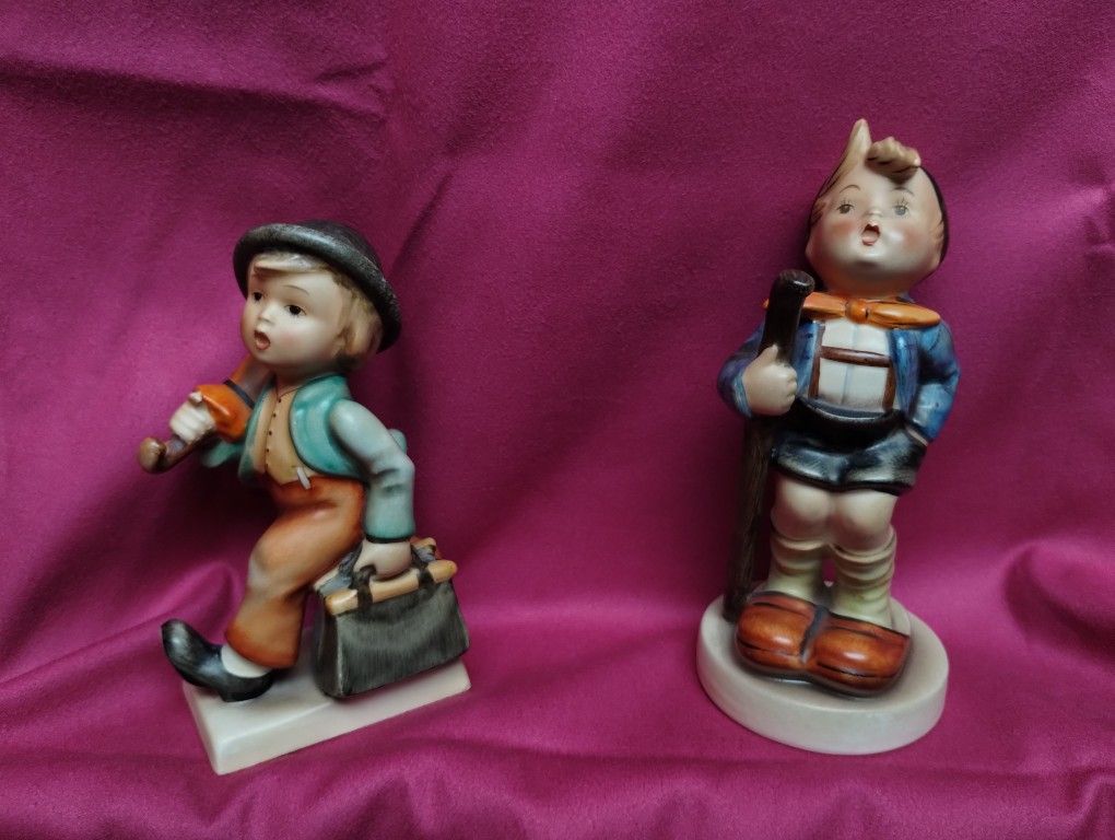 Hummels - Merry Wanderer And Little Hiker