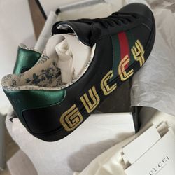 Gucci Ace Mens Guccy SEGA Genesis print Black Leather Sneakers / Tenis Gucci de hombre 9.5