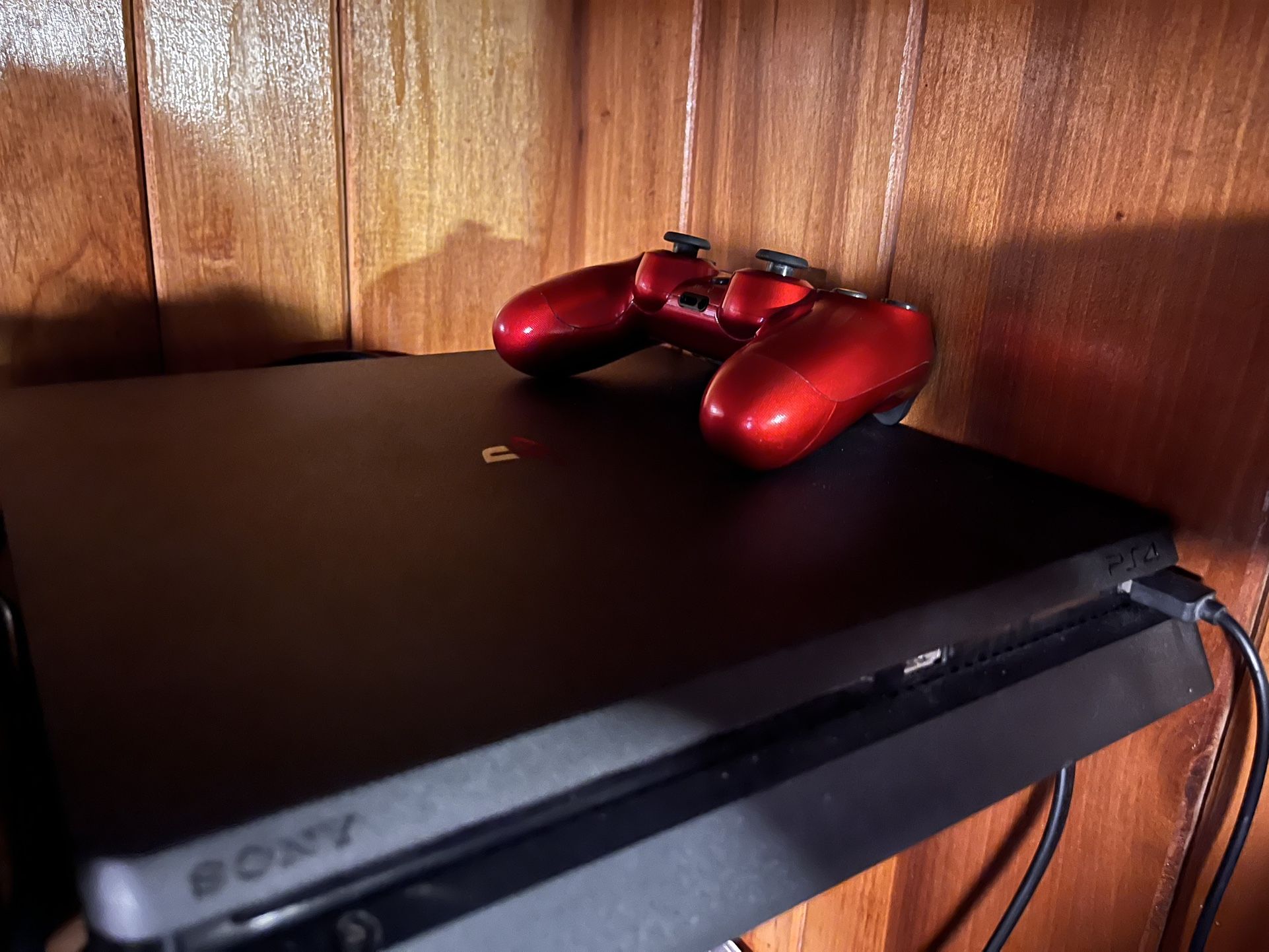 PlayStation 4 (Slim) 1Tb