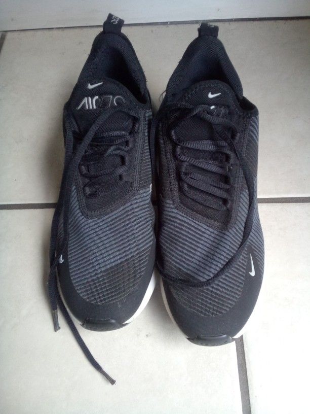 Nike Shoes Size 7y