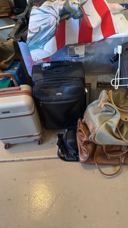 Beautiful Tommy Bahama luggage and pick any 3 for 75.00