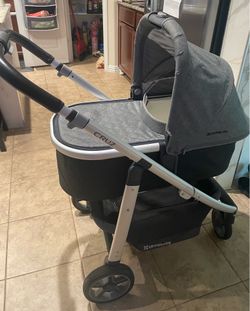 UPPAbaby Cruz V1 Stroller + Bassinet Bundle – Excellent Condition!