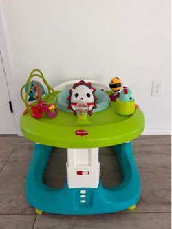 Baby walker with wheels