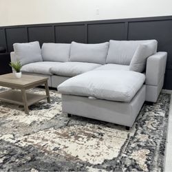 BRAND NEW LIGHT GRAY MODULAR SECTIONAL CLOUD COUCH *FREE DELIVERY 🚚*