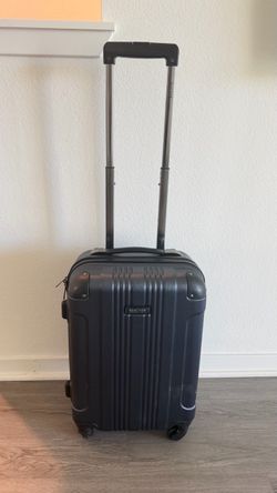 Kenneth Cole REACTION 20" Carry-On Hardside Suitcase - Charcoal Gray